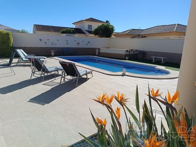 Villa Delphus : Resale Villa for Sale in Arboleas, Almería