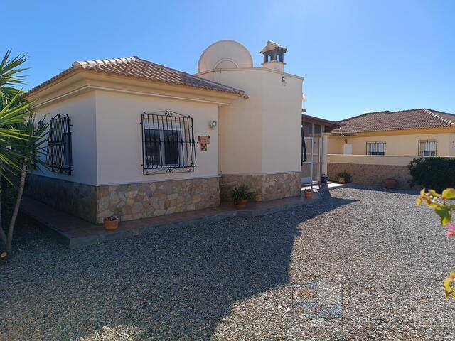 Villa Delphus : Herverkoop Villa te Koop in Arboleas, Almería