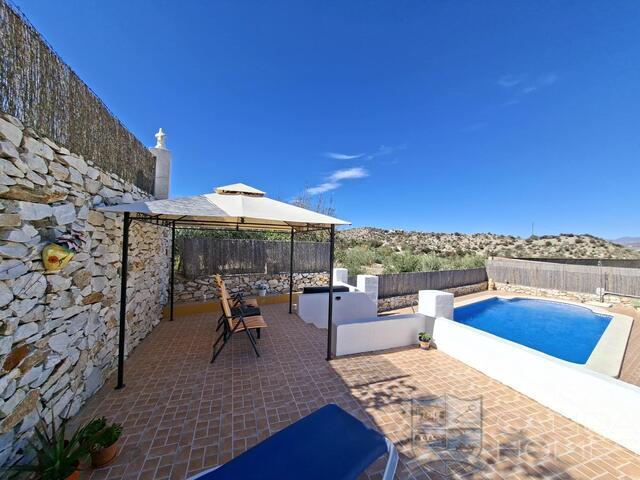 Villa Dulce Suenos : Resale Villa for Sale in Arboleas, Almería