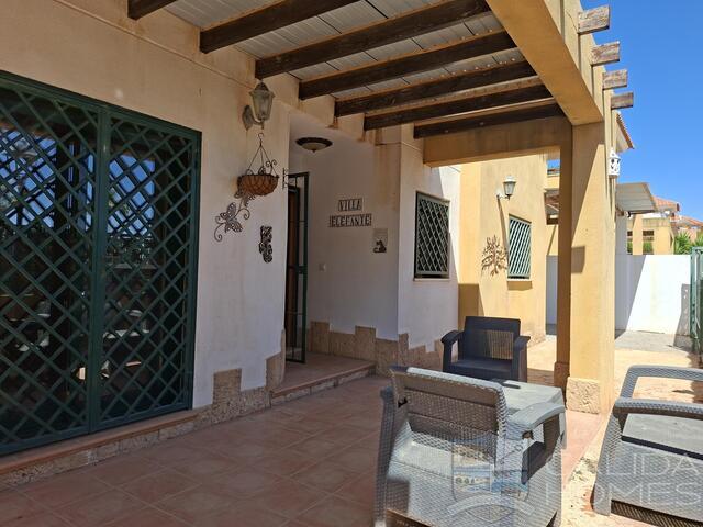Villa Elefante : Resale Villa for Sale in La Alfoquia, Almería