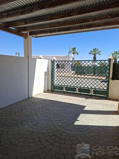 Villa Elefante : Resale Villa in La Alfoquia, Almería
