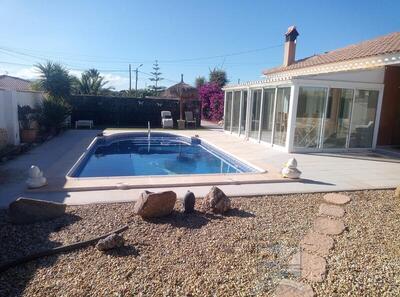 Villa Elm: Resale Villa in Arboleas, Almería