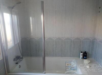Villa Elm: Resale Villa in Arboleas, Almería
