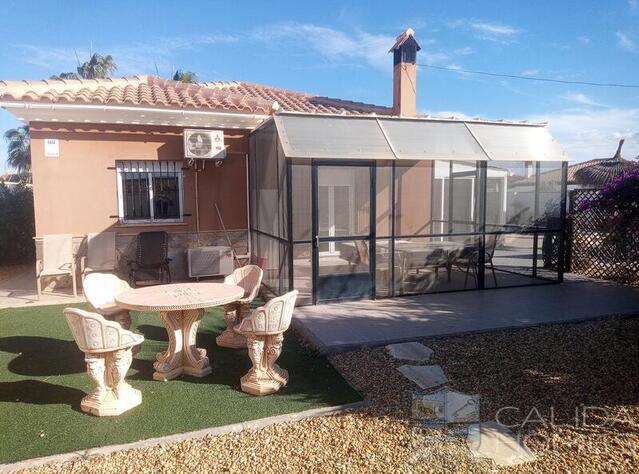 Villa Elm: Resale Villa for Sale in Arboleas, Almería