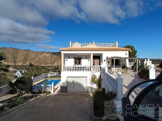 Villa Elvira : Herverkoop Villa te Koop in Arboleas, Almería