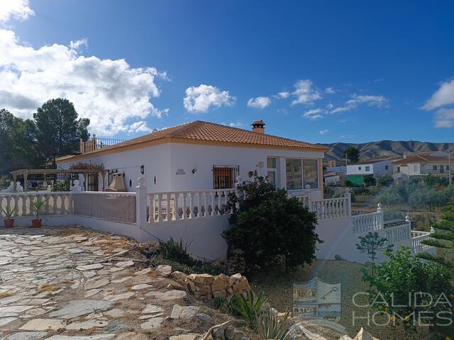 Villa Elvira : Herverkoop Villa te Koop in Arboleas, Almería