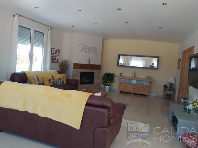 Villa Elysium: Resale Villa for Sale in Partaloa, Almería