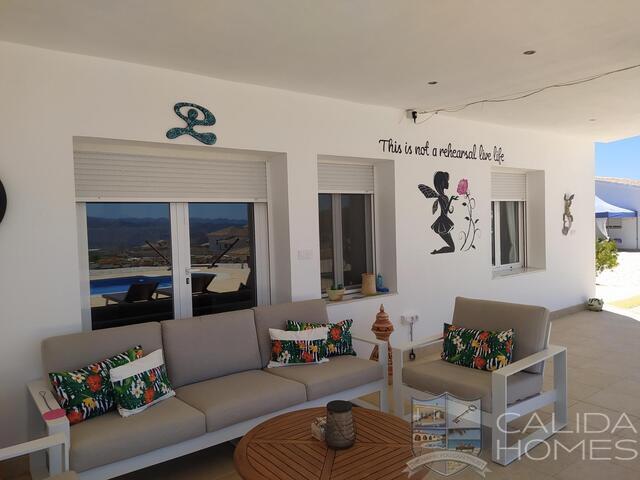 Villa Elysium: Resale Villa for Sale in Partaloa, Almería