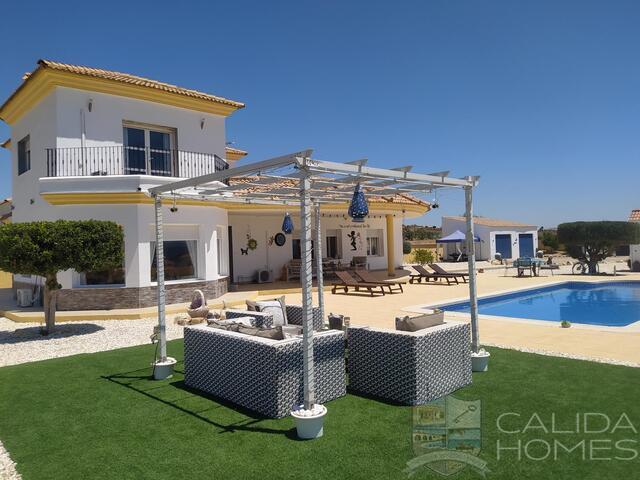 Villa Elysium: Resale Villa for Sale in Partaloa, Almería