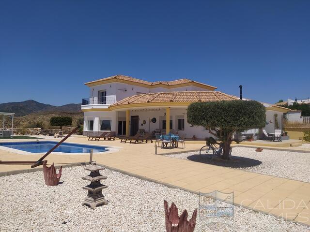 Villa Elysium: Resale Villa for Sale in Partaloa, Almería