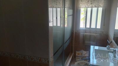 Villa Encanta : Resale Villa in Arboleas, Almería
