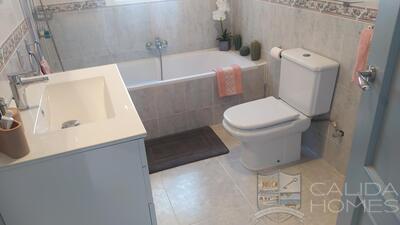 Villa Encanta : Resale Villa in Arboleas, Almería