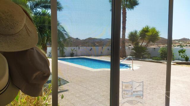 Villa Encanta : Resale Villa for Sale in Arboleas, Almería