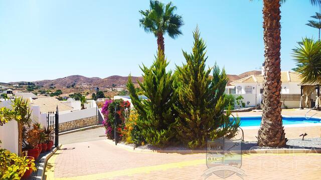 Villa Encanta : Resale Villa for Sale in Arboleas, Almería