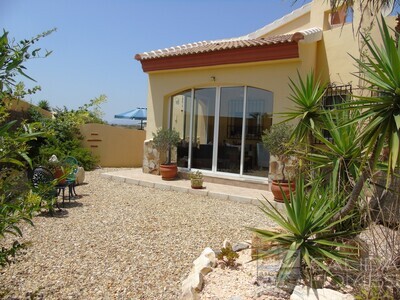 Villa Enchanted: Resale Villa in Arboleas, Almería