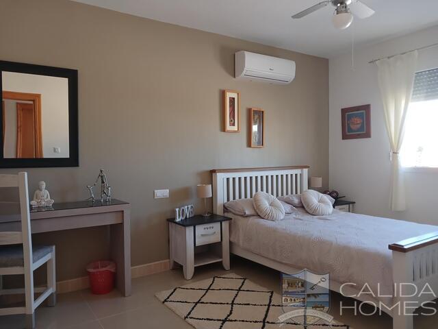 Villa Enchantment : Resale Villa for Sale in Partaloa, Almería