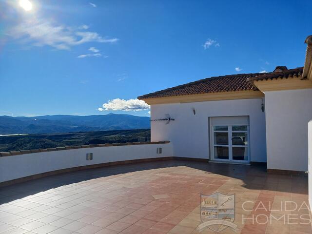 Villa Enchantment : Resale Villa for Sale in Partaloa, Almería