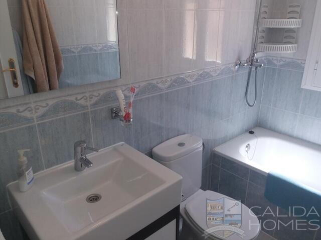 Villa Escondite: Resale Villa for Sale in Arboleas, Almería