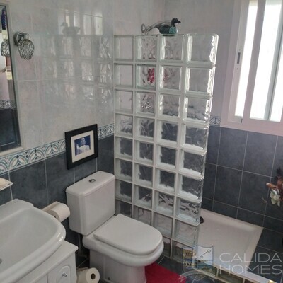 Villa Esperanza : Herverkoop Villa in Arboleas, Almería