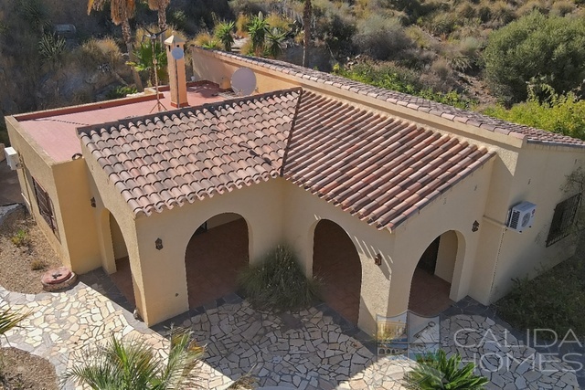 Villa Exceptional: Herverkoop Villa te Koop in Los Gallardos, Almería