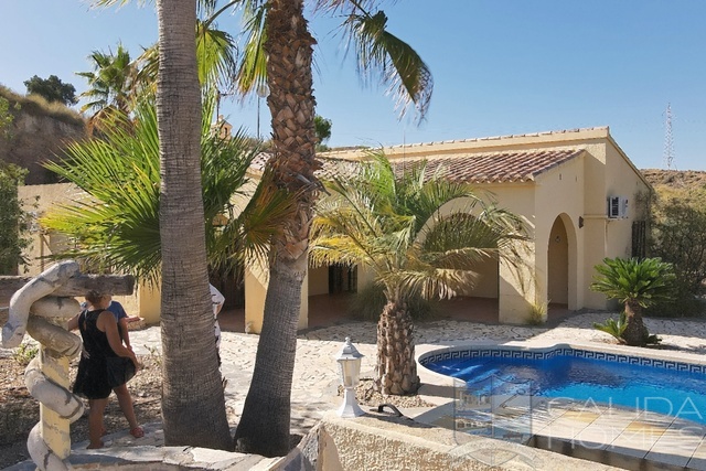 Villa Exceptional: Herverkoop Villa te Koop in Los Gallardos, Almería