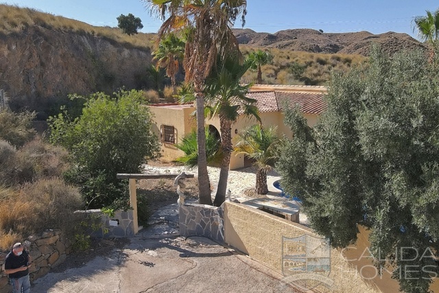 Villa Exceptional: Resale Villa for Sale in Los Gallardos, Almería