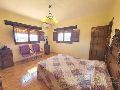 Villa Fantastico: Resale Villa in Zurgena, Almería