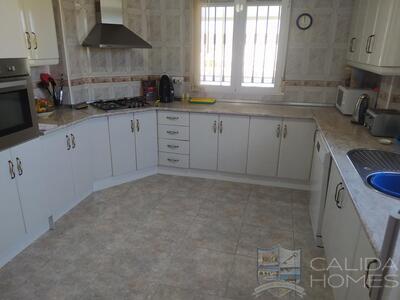 Villa Felicitas: Resale Villa in Arboleas, Almería