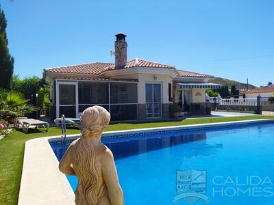Villa Felicitas: Resale Villa in Arboleas, Almería