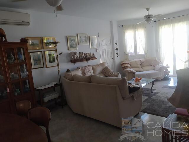 Villa Felicitas: Resale Villa for Sale in Arboleas, Almería