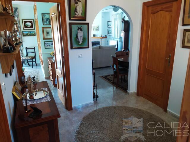 Villa Felicitas: Resale Villa for Sale in Arboleas, Almería