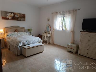 Villa Feliz: Resale Villa in Albanchez, Almería