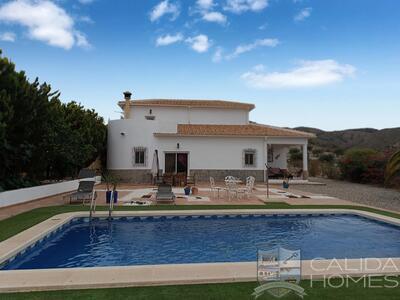 Villa Feliz: Resale Villa in Albanchez, Almería