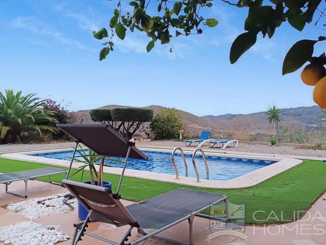 Villa Feliz: Revente Villa à vendre dans Albanchez, Almería