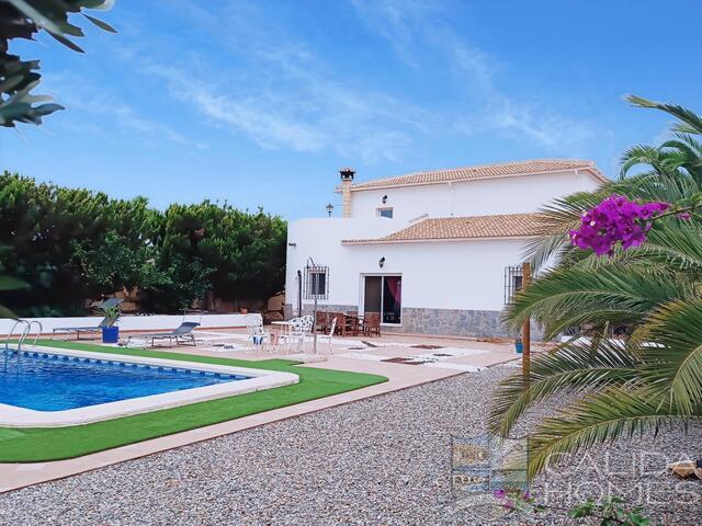 Villa Feliz: Revente Villa à vendre dans Albanchez, Almería