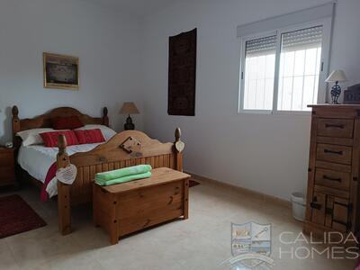 Villa Feliz: Resale Villa in Albanchez, Almería