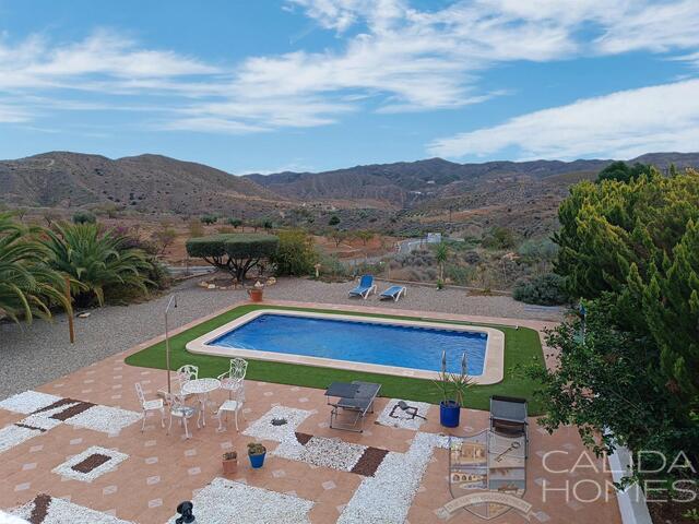 Villa Feliz: Revente Villa à vendre dans Albanchez, Almería