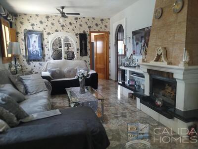 Villa Fleur: Resale Villa in Arboleas, Almería