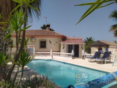 Villa Fleur: Resale Villa in Arboleas, Almería