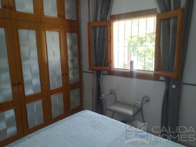 Villa Fleur: Resale Villa for Sale in Arboleas, Almería