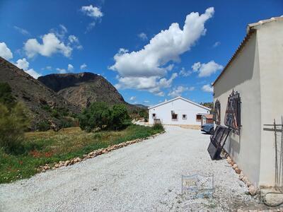 Villa Floral : Resale Villa in El Margen, Almería