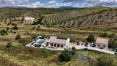 Villa Floral : Resale Villa in El Margen, Almería