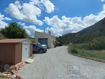 Villa Floral : Resale Villa in El Margen, Almería