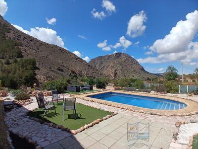 Villa Floral : Resale Villa in El Margen, Almería