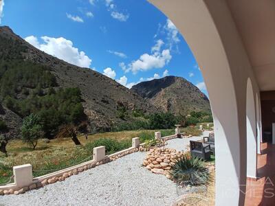 Villa Floral : Resale Villa in El Margen, Almería