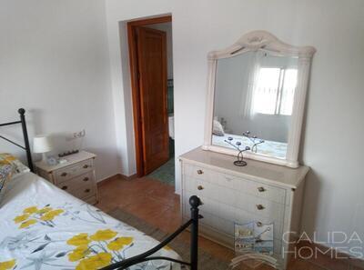 Villa Floral: Resale Villa in Arboleas, Almería