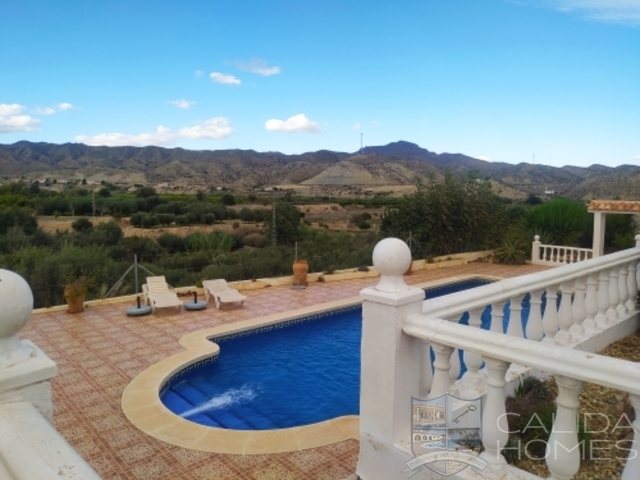 Villa Florence: Resale Villa for Sale in Arboleas, Almería