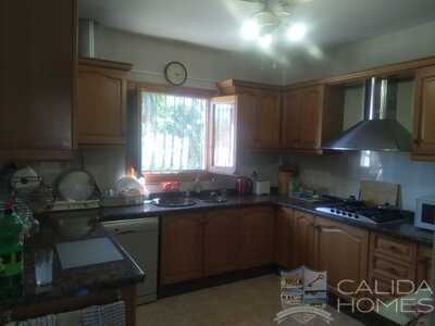 Villa Florice: Resale Villa in Arboleas, Almería