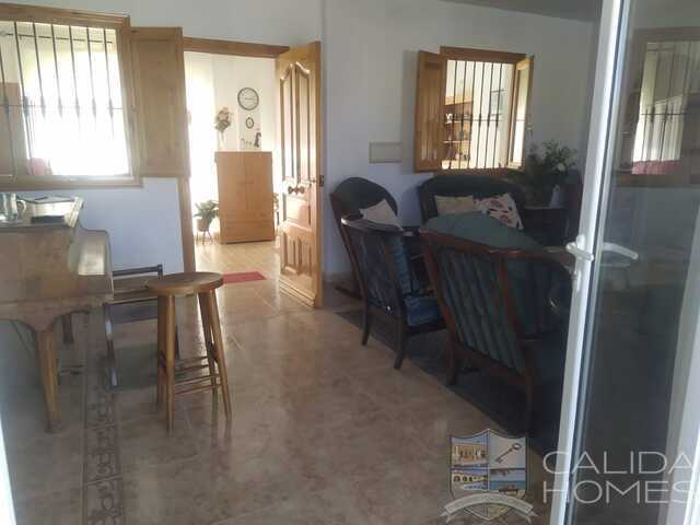 Villa Florice: Resale Villa for Sale in Arboleas, Almería