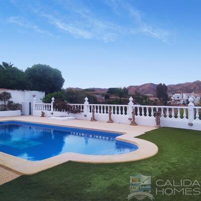 Villa Florice: Resale Villa in Arboleas, Almería
